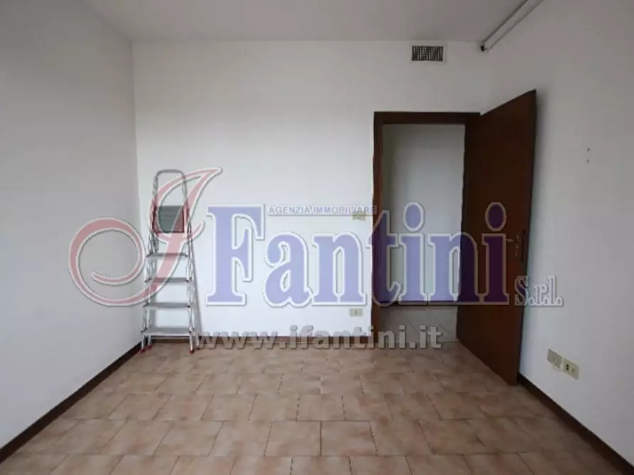 Immagine 15 di Appartamento in vendita  a Calderara Di Reno