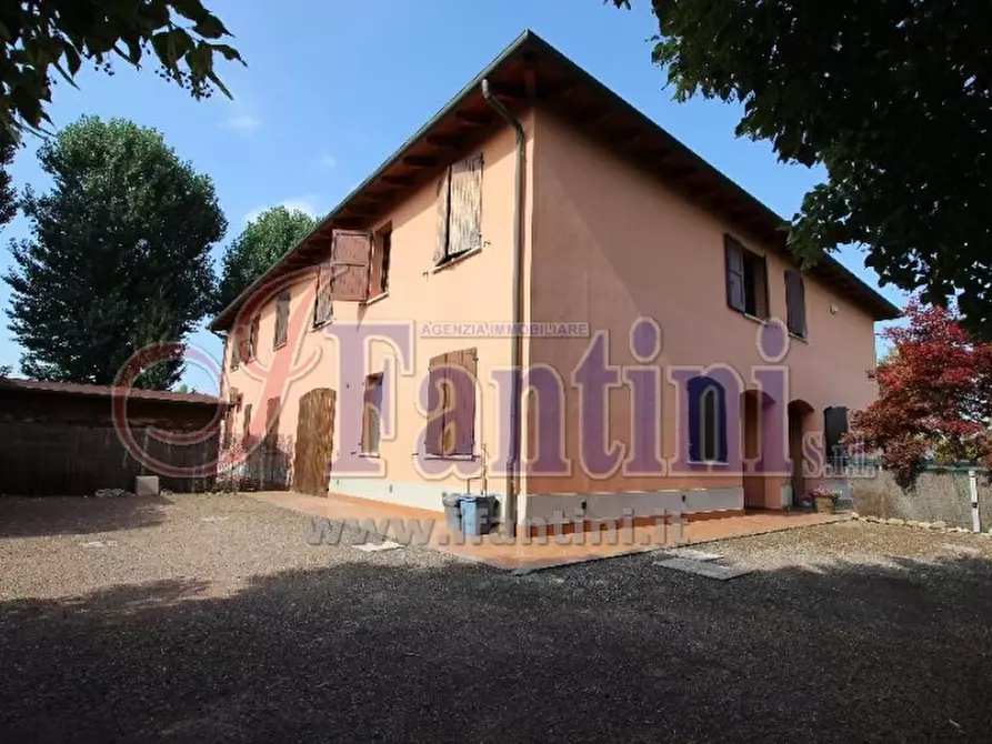 Immagine 2 di Casa semindipendente in vendita  in VIA LONGAROLA 42 a Sala Bolognese