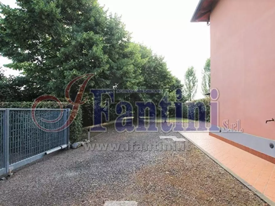 Immagine 3 di Casa semindipendente in vendita  in VIA LONGAROLA 42 a Sala Bolognese