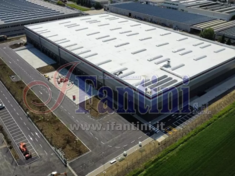 Immagine 2 di Capannone industriale in affitto  a Sala Bolognese
