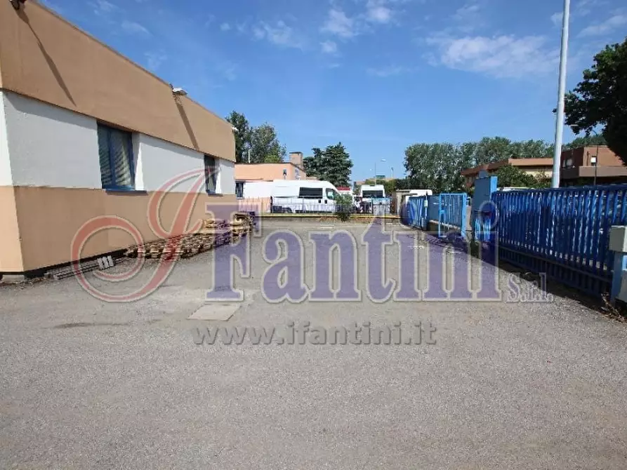 Immagine 4 di Capannone industriale in affitto  a Calderara Di Reno