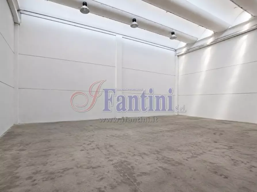 Immagine 8 di Magazzino in affitto  a Zola Predosa