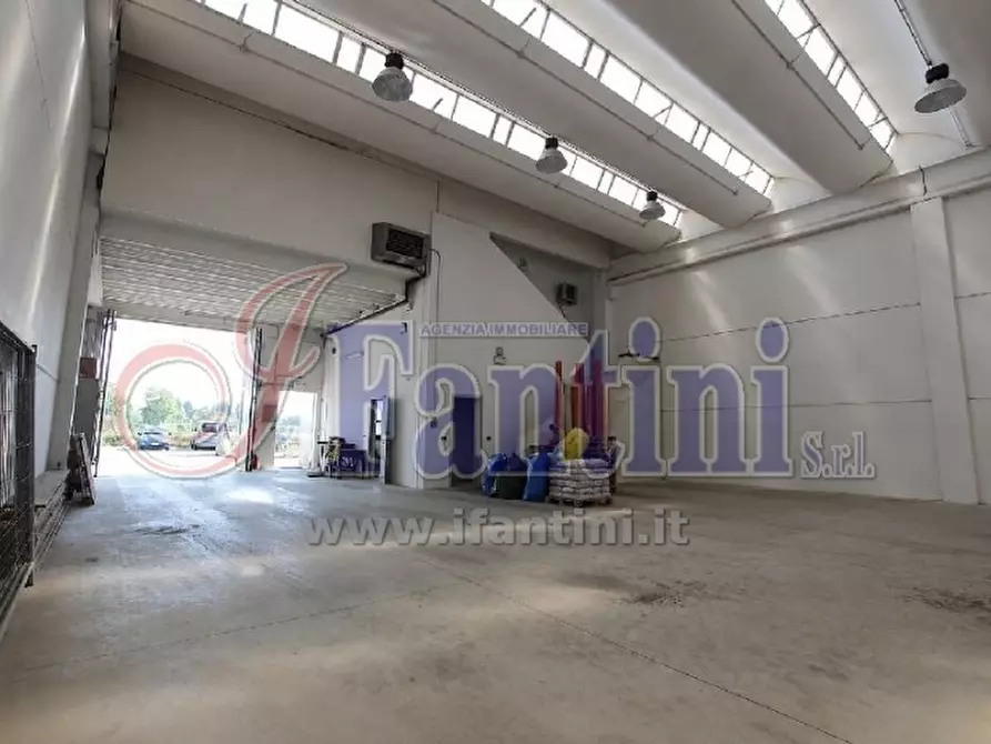 Immagine 9 di Magazzino in affitto  a Zola Predosa
