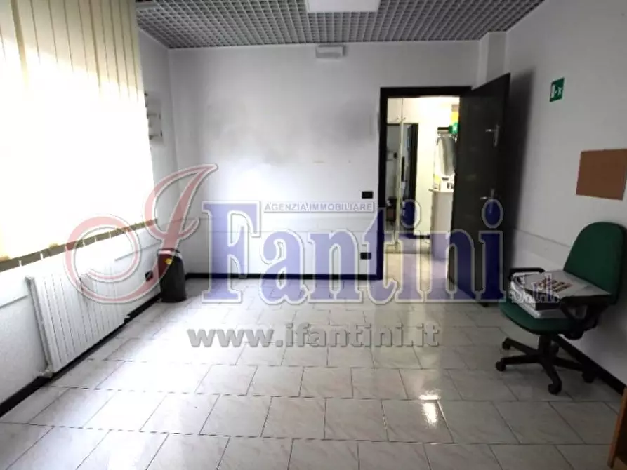 Immagine 13 di Ufficio in vendita  a Calderara Di Reno