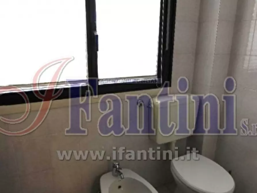 Immagine 19 di Ufficio in vendita  a Calderara Di Reno
