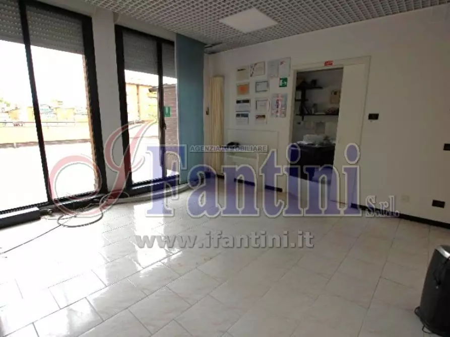 Immagine 5 di Ufficio in vendita  a Calderara Di Reno