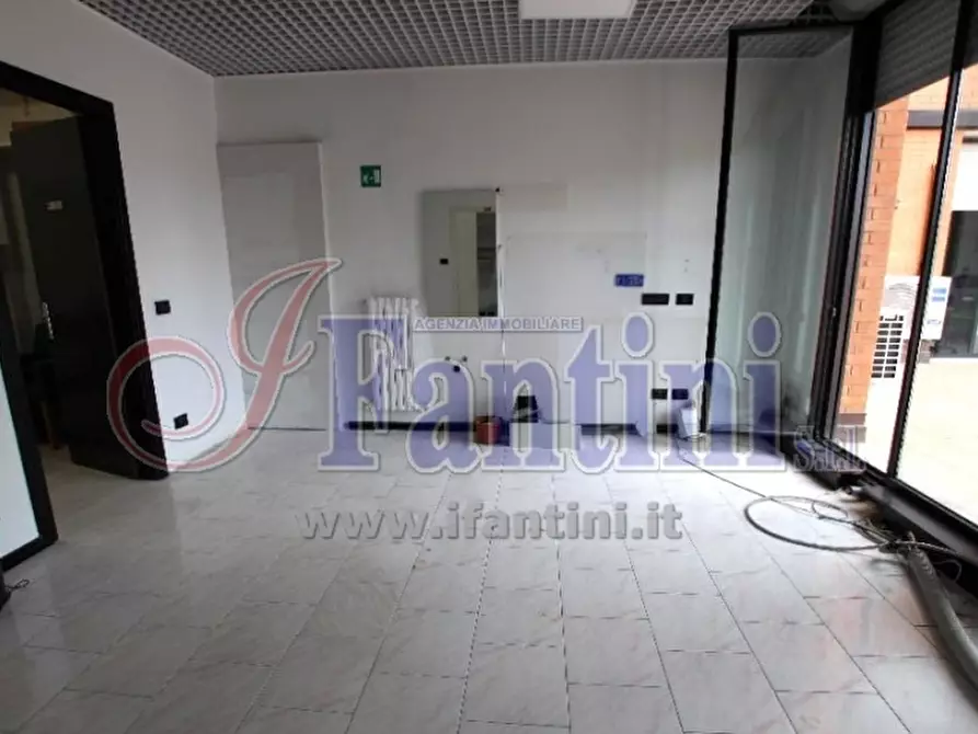 Immagine 7 di Ufficio in vendita  a Calderara Di Reno