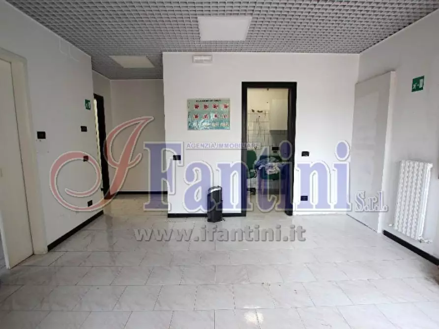 Immagine 8 di Ufficio in vendita  a Calderara Di Reno