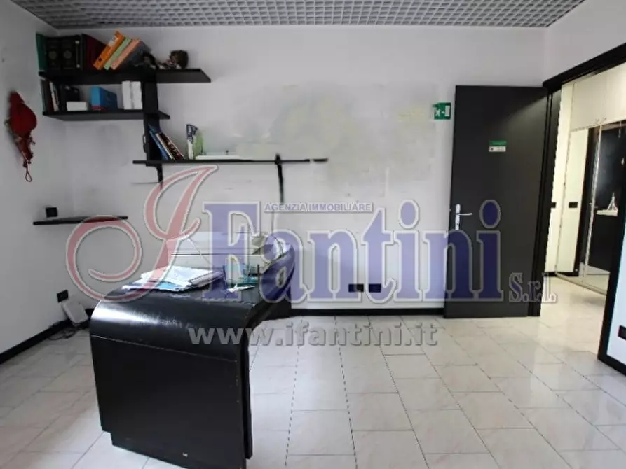 Immagine 11 di Ufficio in vendita  a Calderara Di Reno