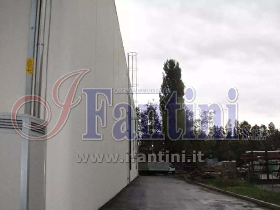 Immagine 8 di Capannone industriale in vendita  a Sala Bolognese