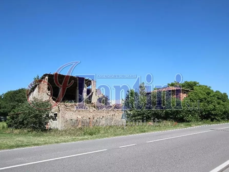 Immagine 2 di Casa colonica in vendita  in VIA GARIBALDI a Calderara Di Reno