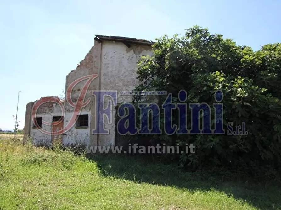 Immagine 5 di Casa colonica in vendita  in VIA GARIBALDI a Calderara Di Reno