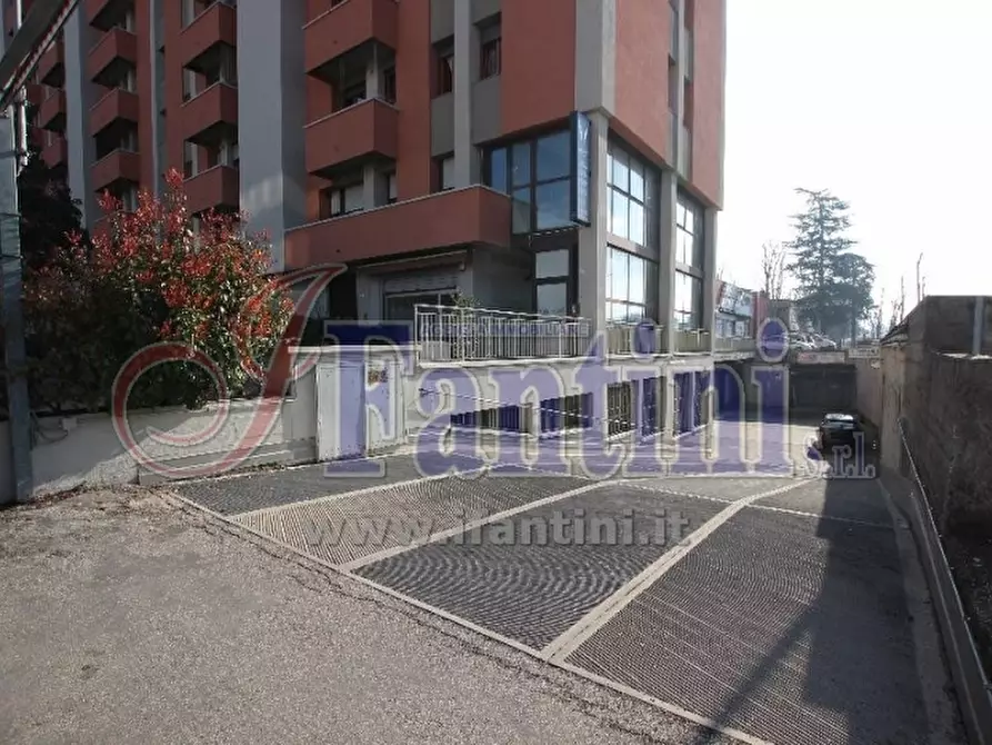 Immagine 1 di Box auto in affitto  a Bologna