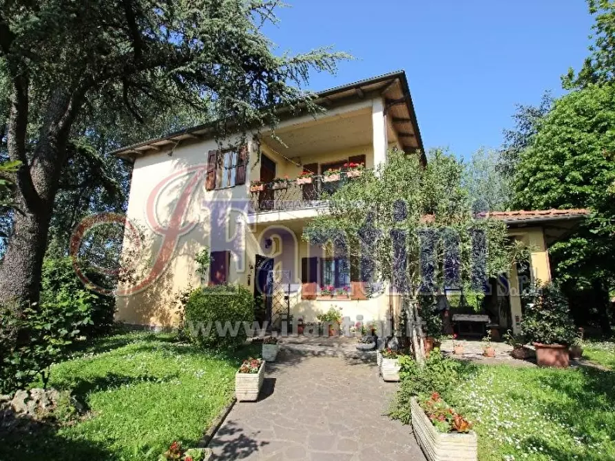 Immagine 1 di Villa in vendita  a Calderara Di Reno