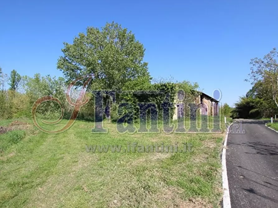 locale di sgombero in vendita a Calderara di Reno