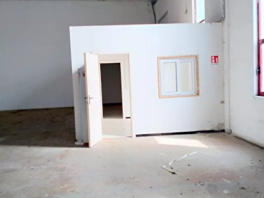 Immagine 6 di Capannone industriale in affitto  a Muros