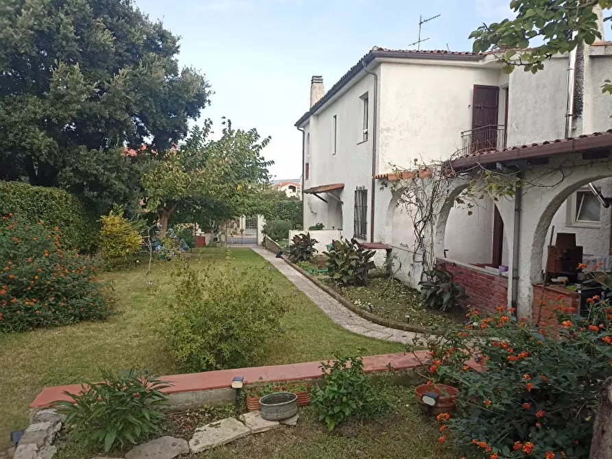 Immagine 1 di Villa in vendita  in Via Fratelli Catoni, 13 a Sassari