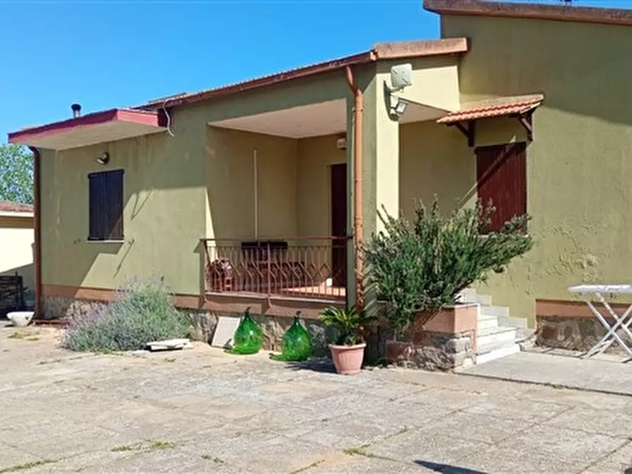Immagine 2 di Casa indipendente in vendita  a Sassari