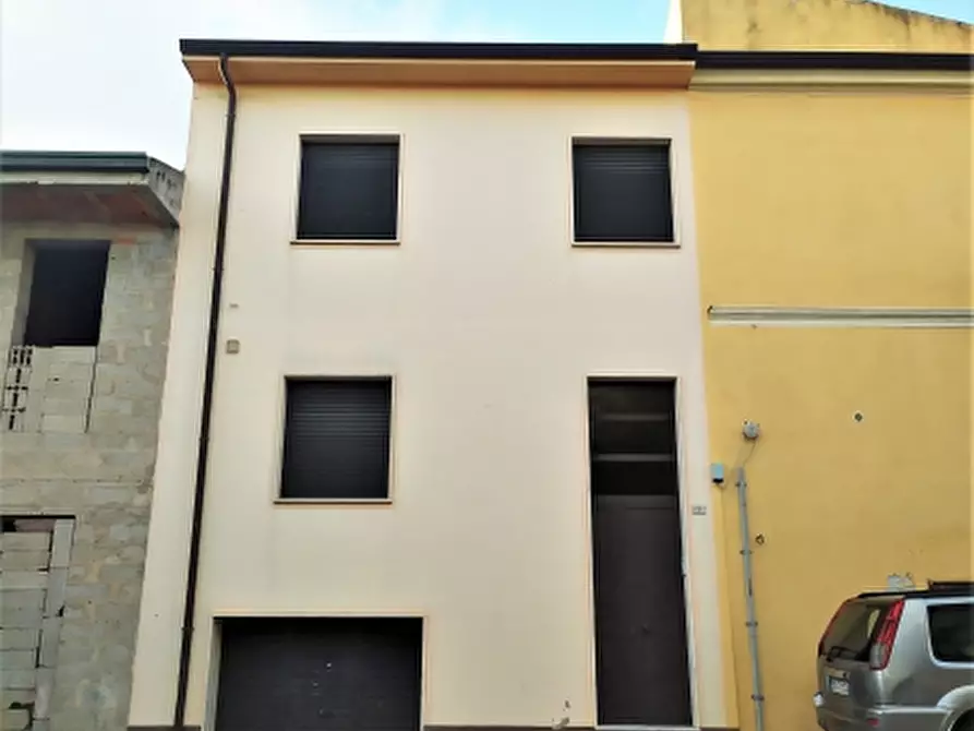 Immagine 3 di Casa indipendente in vendita  in VIA AMSICORA 2 a Ittiri