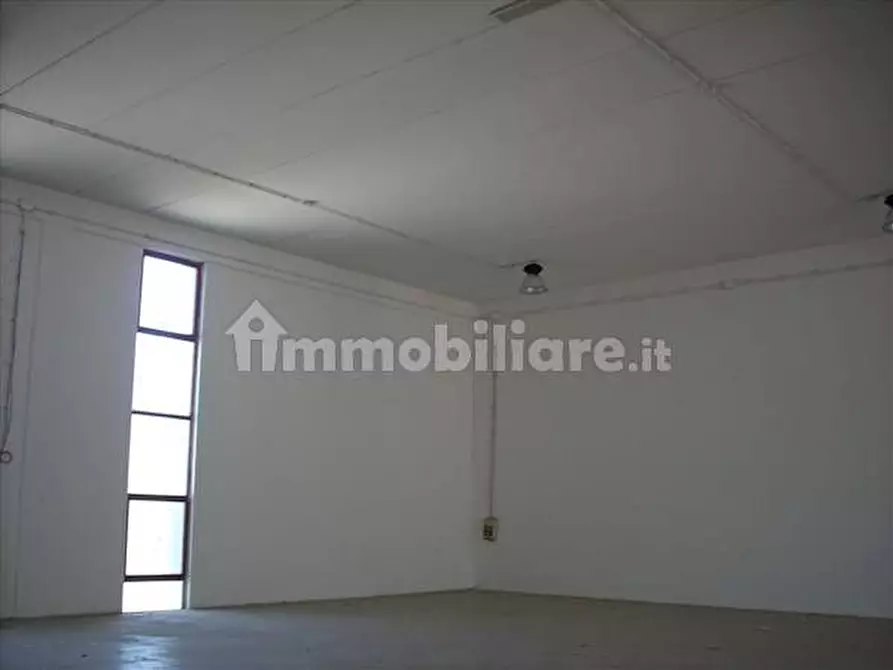 Immagine 12 di Capannone industriale in affitto  in Strada Statale Carlo Felice a Muros