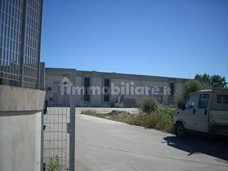 Immagine 2 di Capannone industriale in affitto  in Strada Statale Carlo Felice a Muros