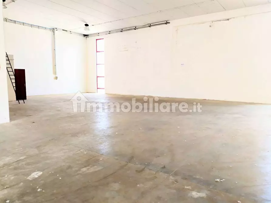 Immagine 11 di Capannone industriale in affitto  in Strada Statale Carlo Felice a Muros