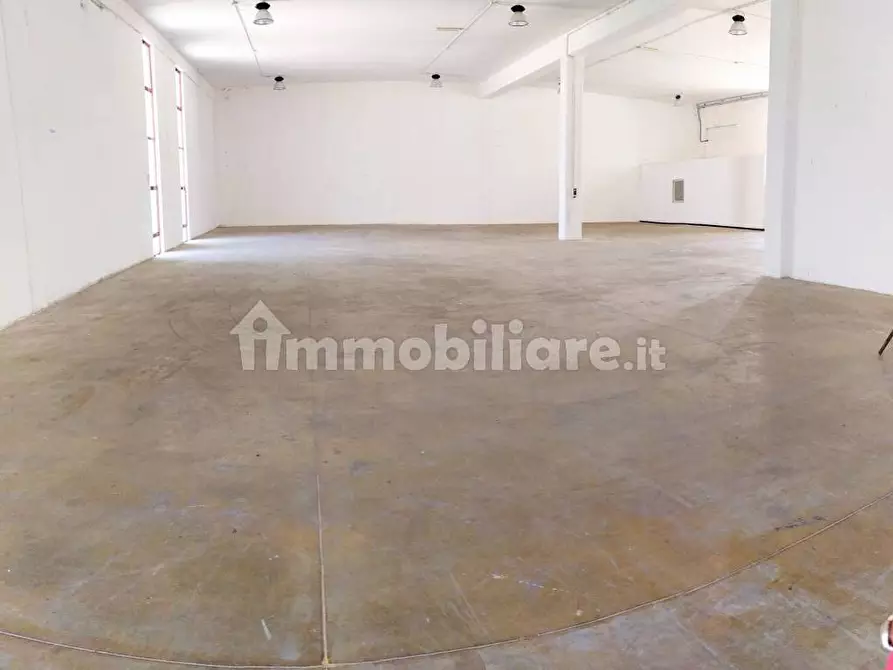 Immagine 12 di Capannone industriale in affitto  in Strada Statale Carlo Felice a Muros