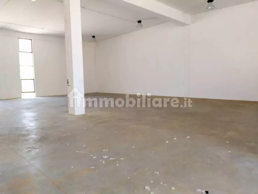 Immagine 7 di Capannone industriale in affitto  in Strada Statale Carlo Felice a Muros