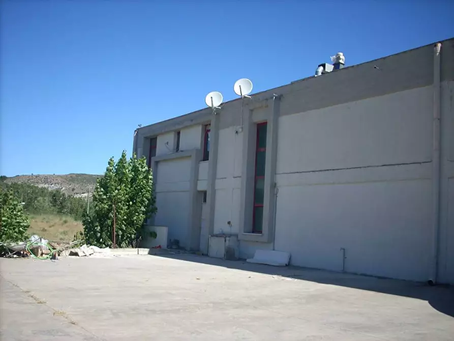 Immagine 1 di Capannone industriale in affitto  in Strada Statale Carlo Felice a Muros