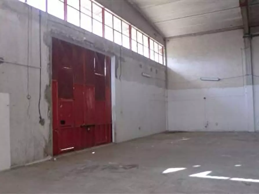 Immagine 2 di Capannone industriale in vendita  in Zona Industriale a Sestu