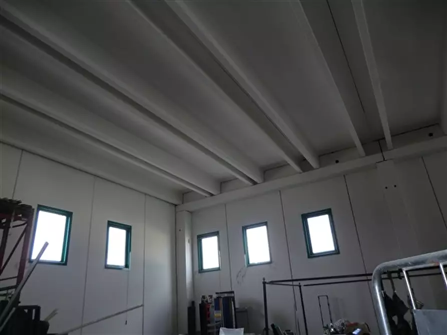Immagine 2 di Capannone industriale in affitto  in PREDDA NIEDDA a Sassari