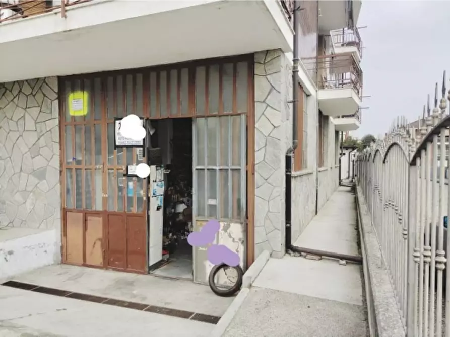 Immagine 4 di Magazzino in vendita  a Ciriè