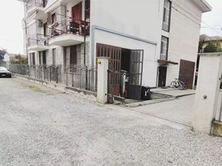 Immagine 6 di Magazzino in vendita  a Ciriè