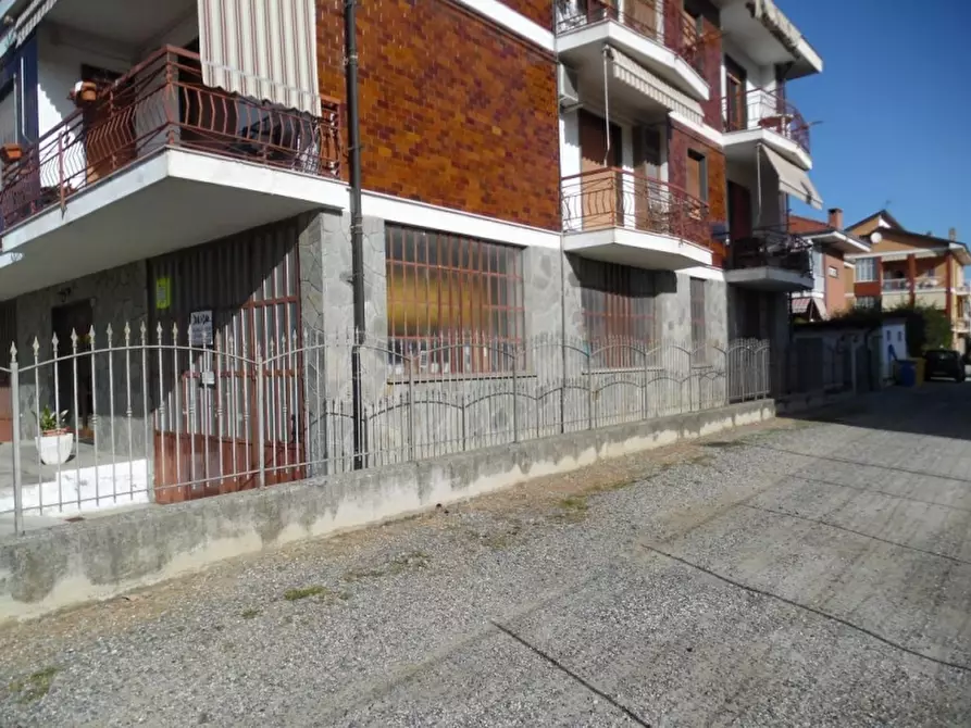 Immagine 8 di Magazzino in vendita  a Ciriè