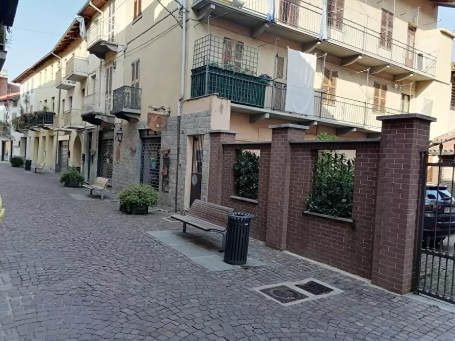 Immagine 5 di Locale commerciale in vendita  in VIA  SISMONDA 8/10 a Ciriè