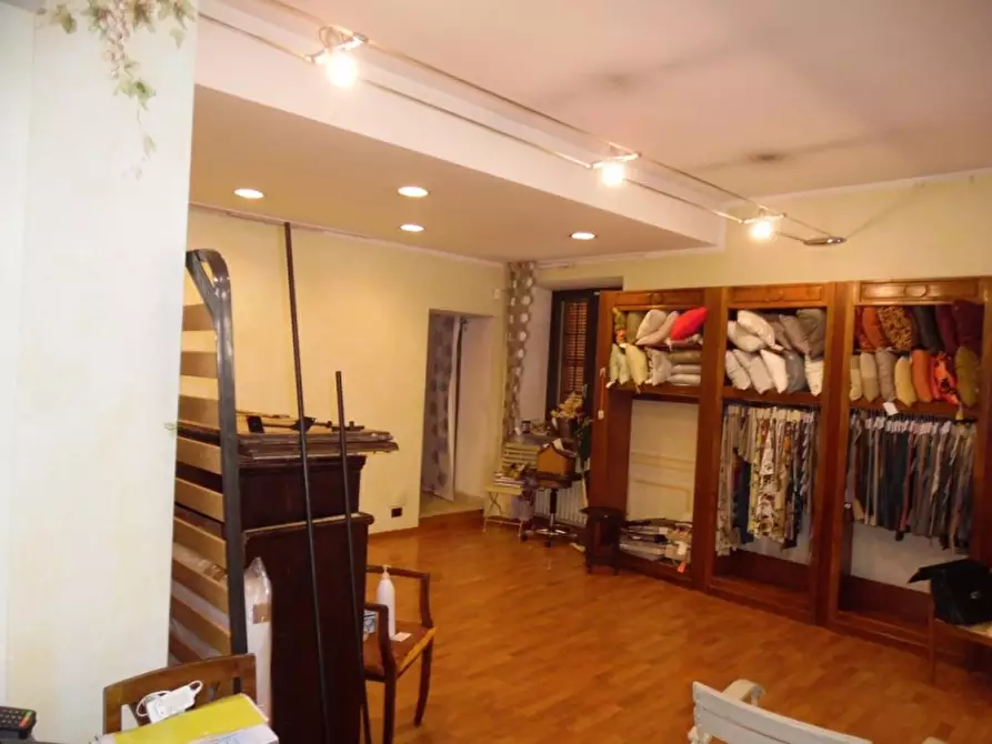 Immagine 9 di Locale commerciale in vendita  in VIA  SISMONDA 8/10 a Ciriè