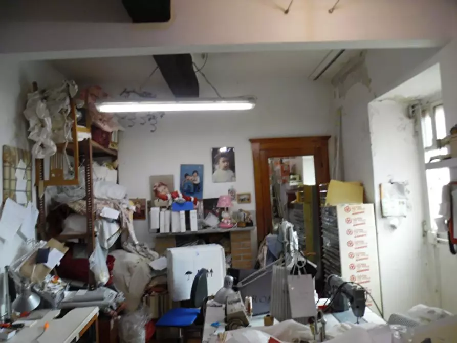 Immagine 14 di Locale commerciale in vendita  in VIA  SISMONDA 8/10 a Ciriè