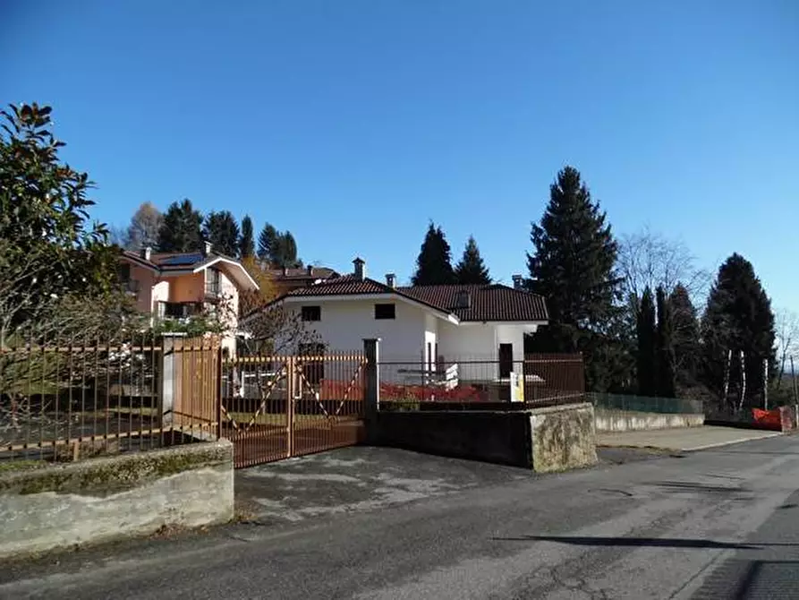 Immagine 8 di Villa in vendita  in Via Magnetti a Coassolo Torinese