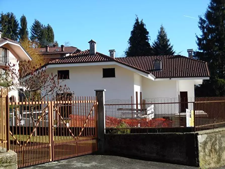 Immagine 9 di Villa in vendita  in Via Magnetti a Coassolo Torinese