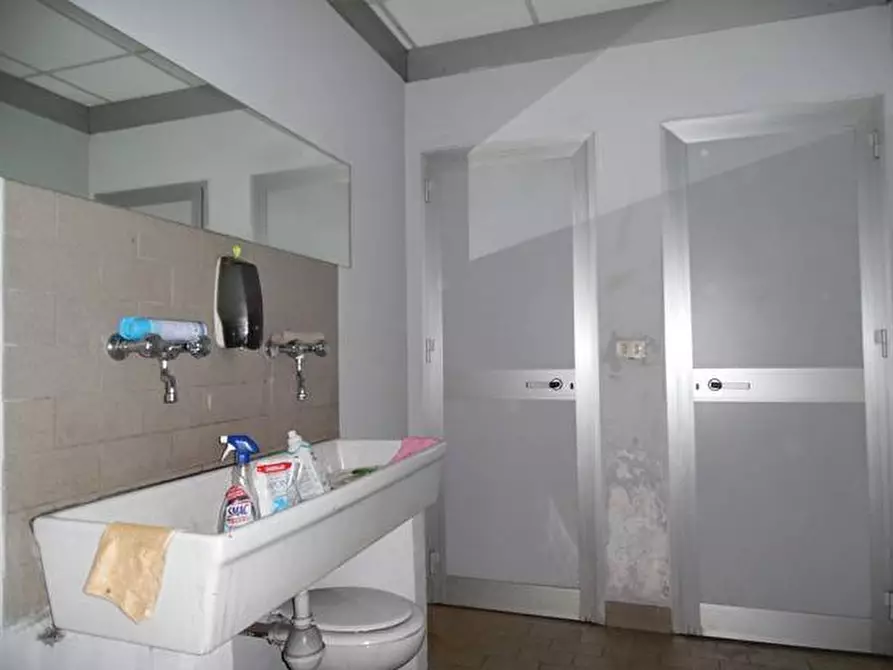 Immagine 17 di Locale commerciale in vendita  in Località Vauda a San Benigno Canavese