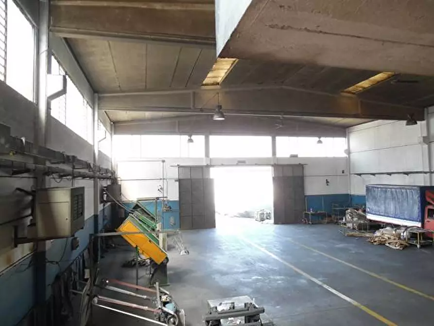 Immagine 2 di Locale commerciale in vendita  in Località Vauda a San Benigno Canavese