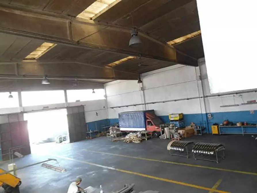 Immagine 3 di Locale commerciale in vendita  in Località Vauda a San Benigno Canavese