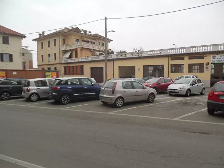 Immagine 6 di Locale commerciale in vendita  in VIA VITTORIO VENETO 5 a Ciriè