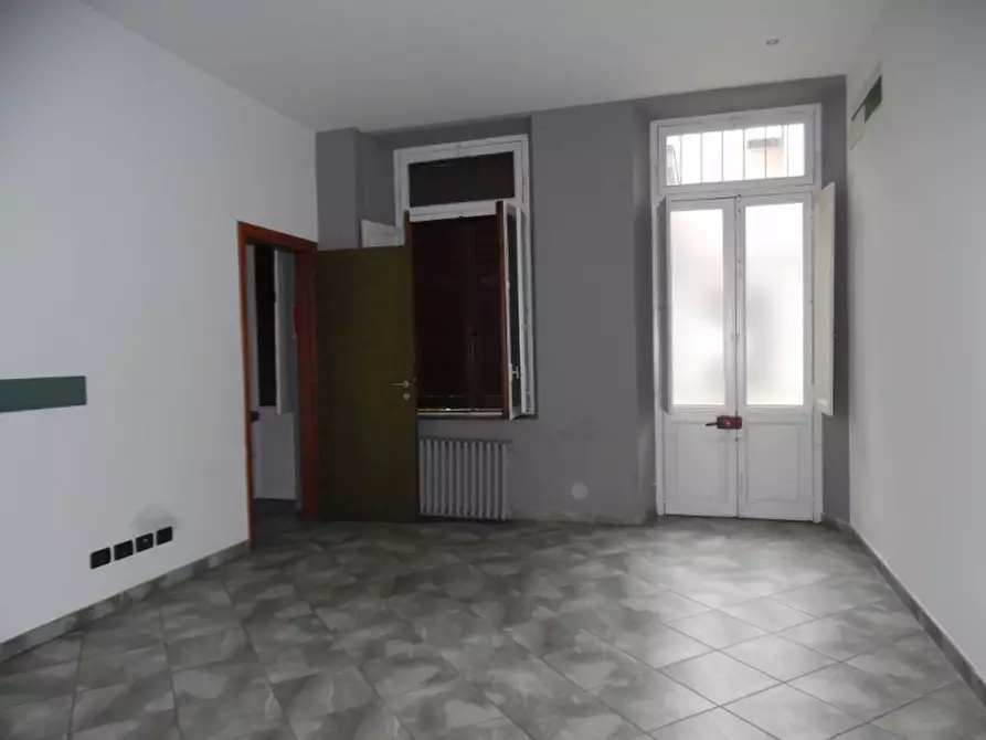 Immagine 13 di Locale commerciale in vendita  in VIA VITTORIO VENETO 5 a Ciriè