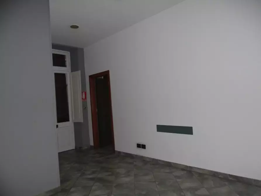 Immagine 16 di Locale commerciale in vendita  in VIA VITTORIO VENETO 5 a Ciriè