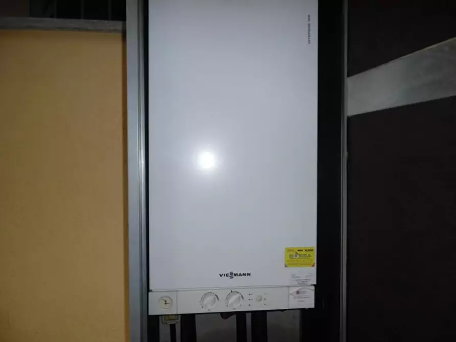 Immagine 26 di Locale commerciale in vendita  in VIA VITTORIO VENETO 5 a Ciriè