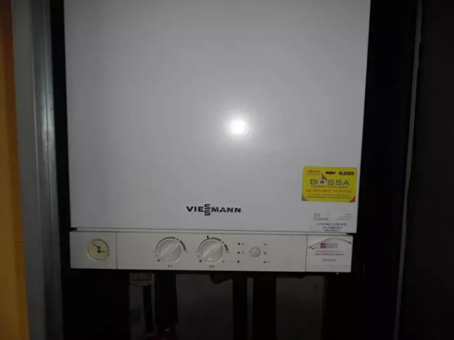 Immagine 27 di Locale commerciale in vendita  in VIA VITTORIO VENETO 5 a Ciriè