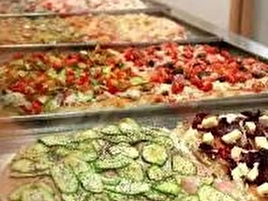 Immagine 1 di Pizzeria / Pub in vendita  in VIA  GRAMSCI a Rovigo