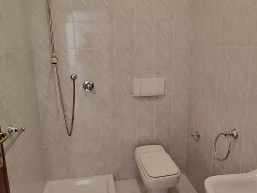 Immagine 16 di Negozio in vendita  in Via Sebastiano Satta a Alghero