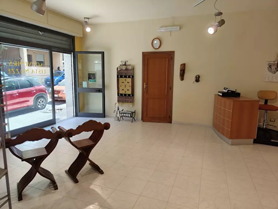 Immagine 6 di Negozio in vendita  in Via Sebastiano Satta a Alghero